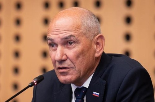 Janša udaril po predsednici